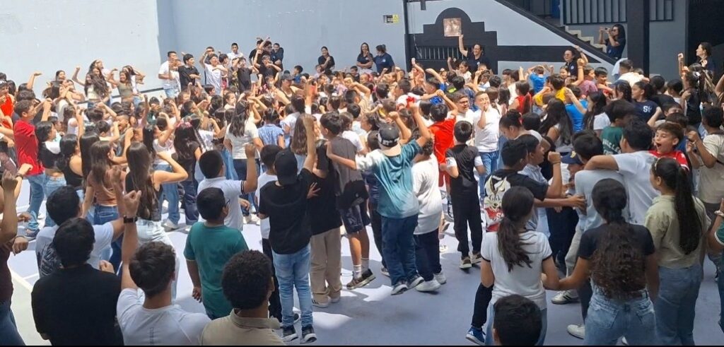 Students and teachers of Colegio Americano Menno dance to celebrate the end of the first semester and a three week break. Photo by Laura Sharp.