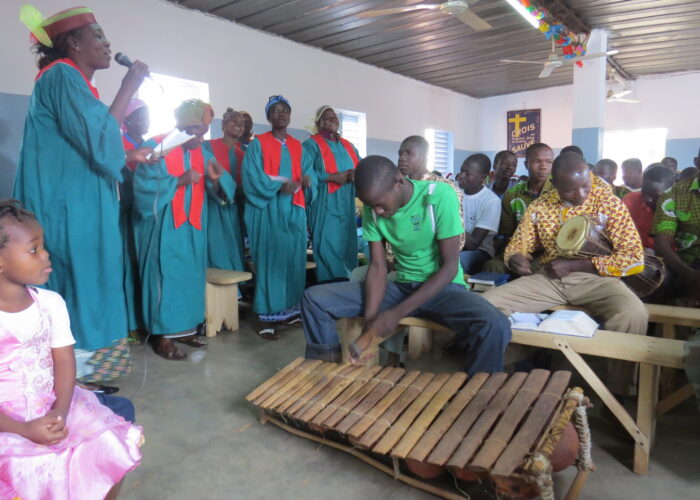 ​The Orodara Mennonite Church worships in Burkina Faso. Photographer: Lynda Hollinger-Janzen