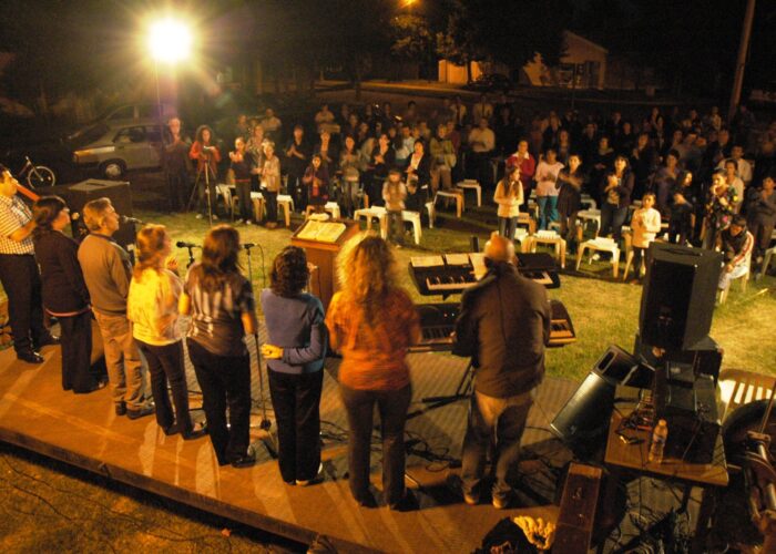 Two members of the Atlantic Coast Conference delegation to Argentina joined the Tres Lomas Mennonite Church in Tres Lomas