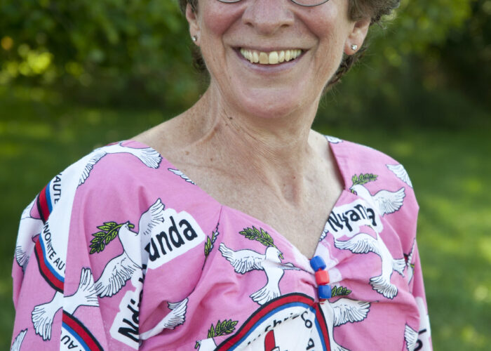 Lynda Hollinger-Janzen. Download full-resolution image.