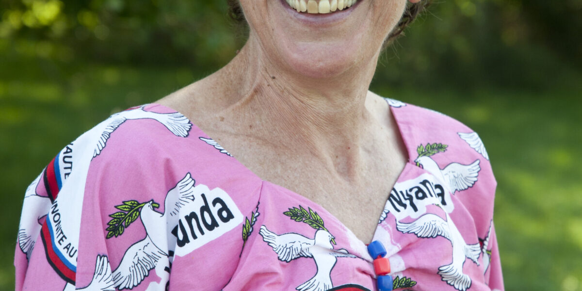 Lynda Hollinger-Janzen. Download full-resolution image.