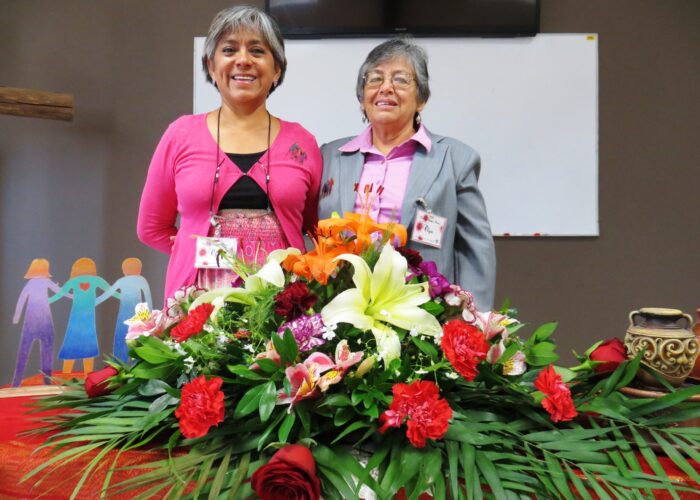 ​Ofelia García y Olga Piedrasanta extienden el amor de Dios a través de talleres de