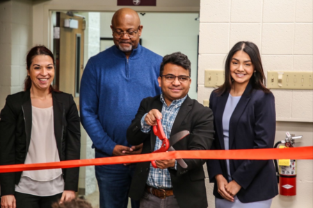 La Posada ribbon cutting