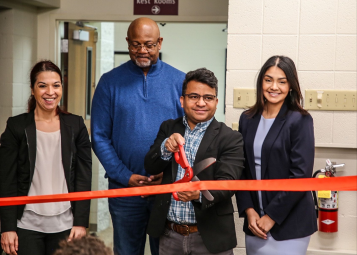 La Posada ribbon cutting