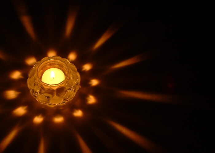 candle-in-glass-holder-1258882