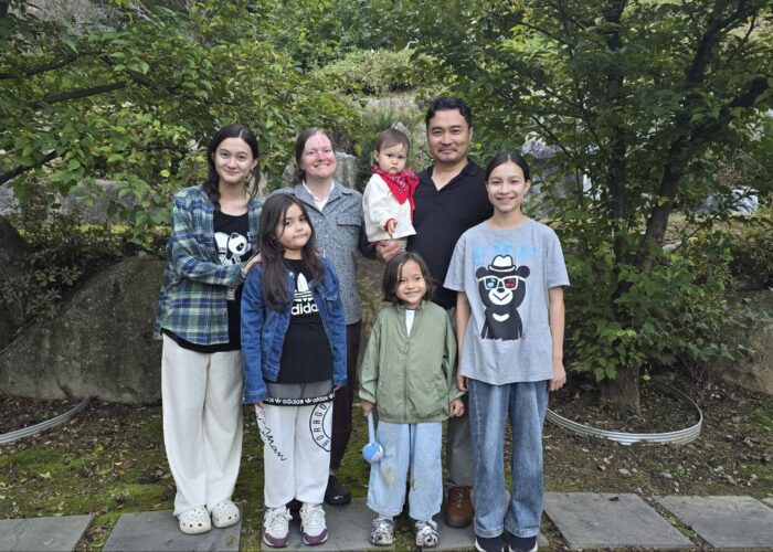 Karen and Jae Young with their children; Lomie, Aurie, Lena, Menno, and Sori.